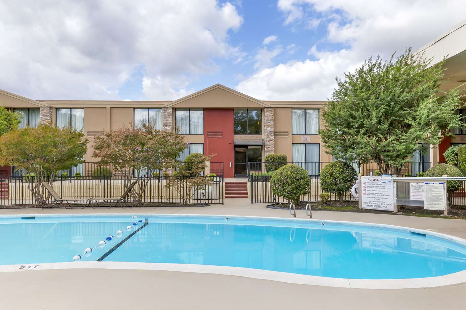 Best Western Plus Burlington 3/49