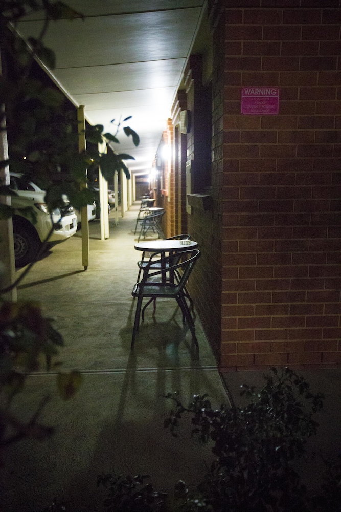 ROSE GARDEN MOTEL 35/55
