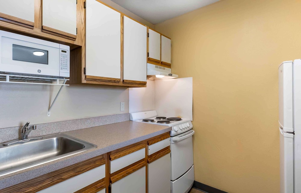 Studio 6 Extended stay - St Louis, MO - Westport/Craig Road 46/54
