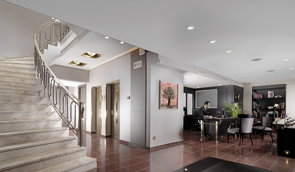 Holiday Suites 31/34