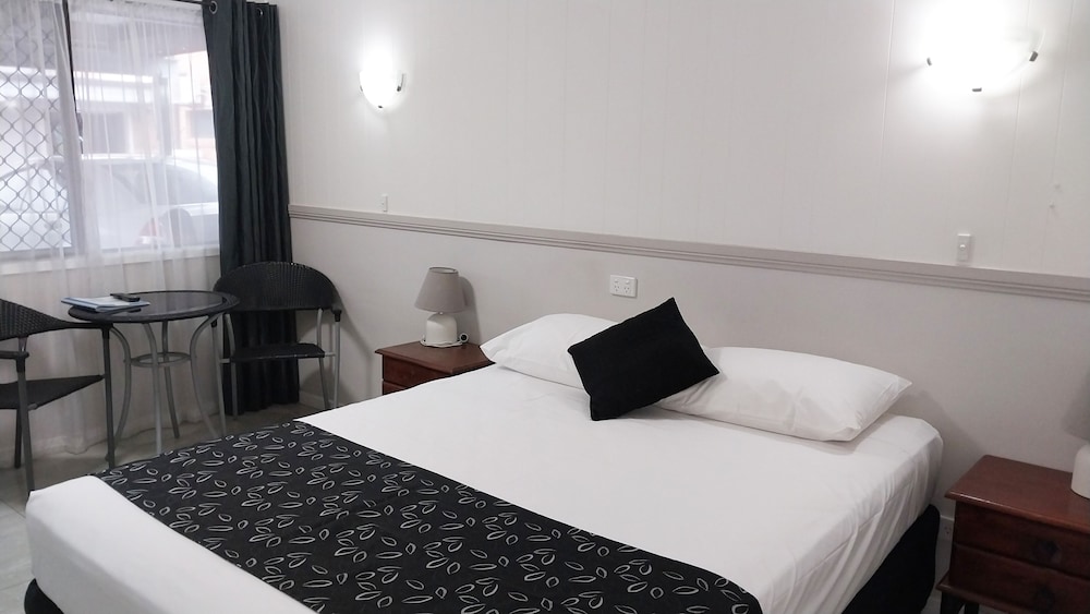 Miners Lodge Motor Inn 11/60