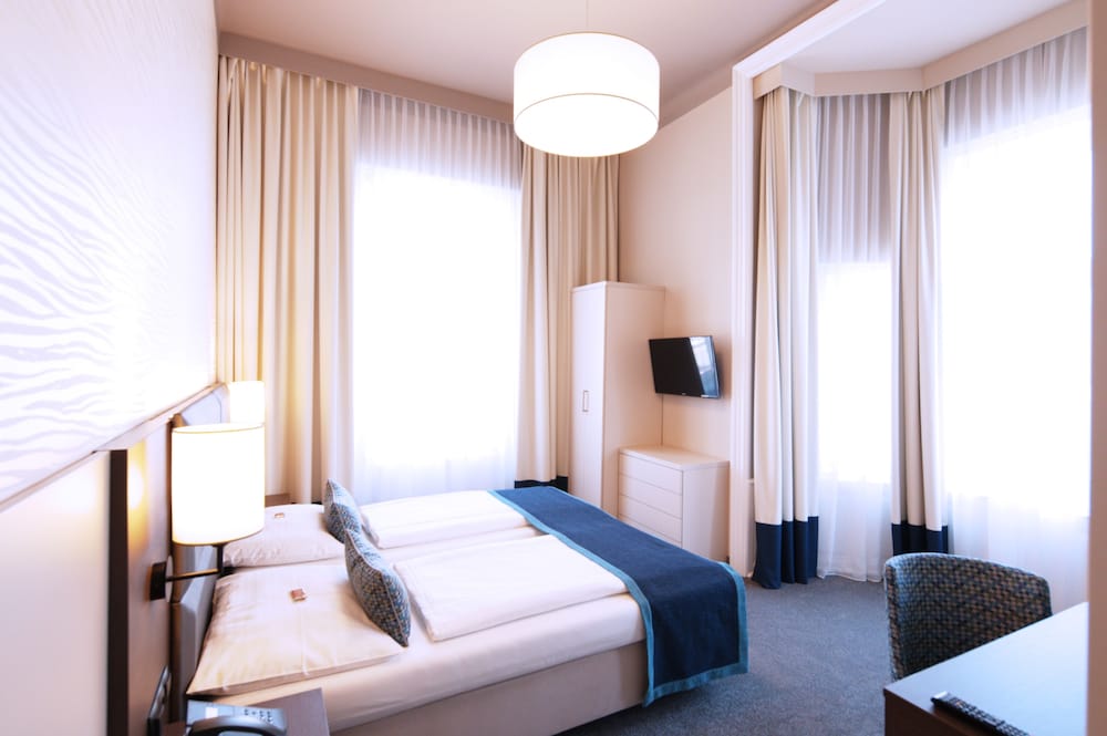 HOTEL DREI KRONEN VIENNA CITY 19/74