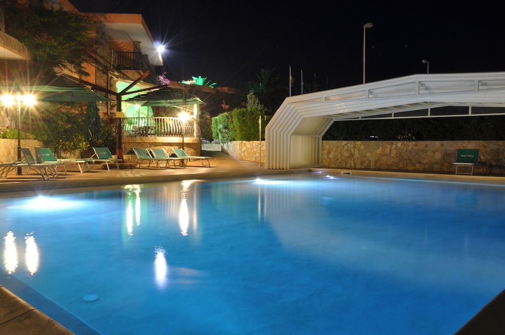 Palm Village 67/69