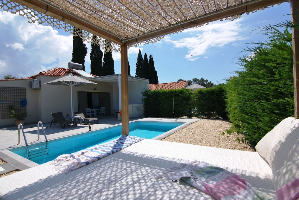Cypress Garden Villas 43/50