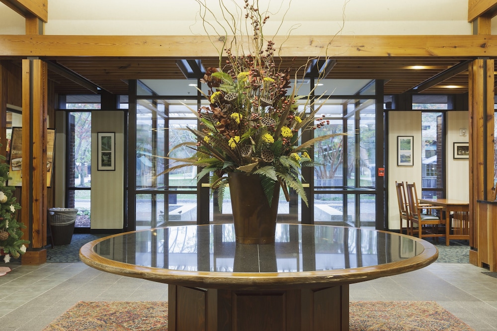 Woodlands Hotel & Suites - A Colonial Williamsburg Hotel 49/64