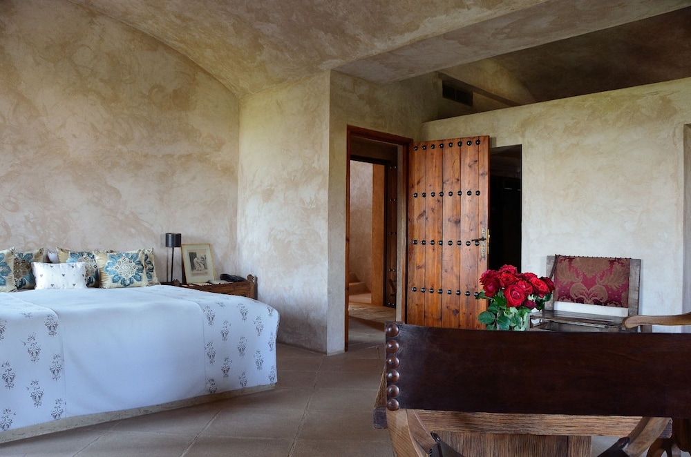 Ksar Char Bagh 21/85