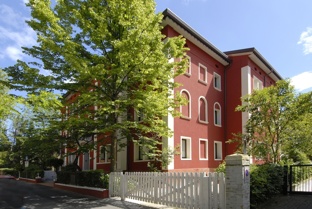 Hotel Villa Pannonia 2/50