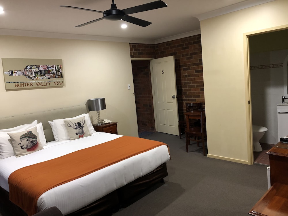 Aussie Rest Motel 27/72