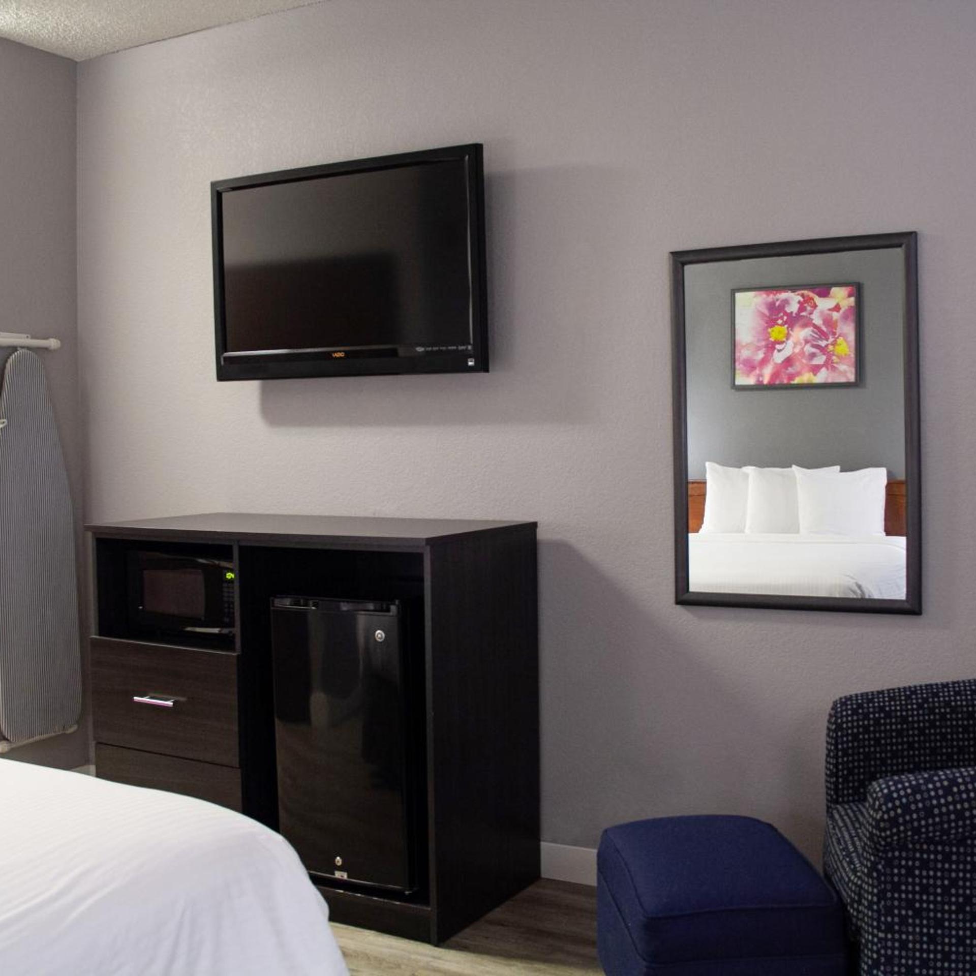 غرفة بسرير كينج، New Victorian Inn Suites Sioux City 4/10