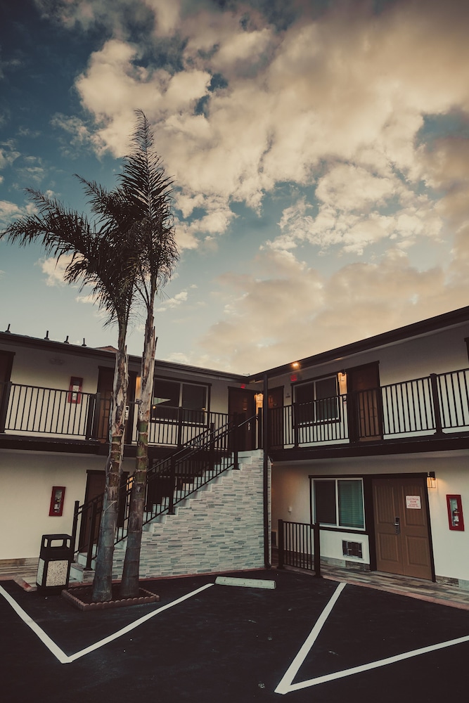 Travelodge Morro Bay 45/55