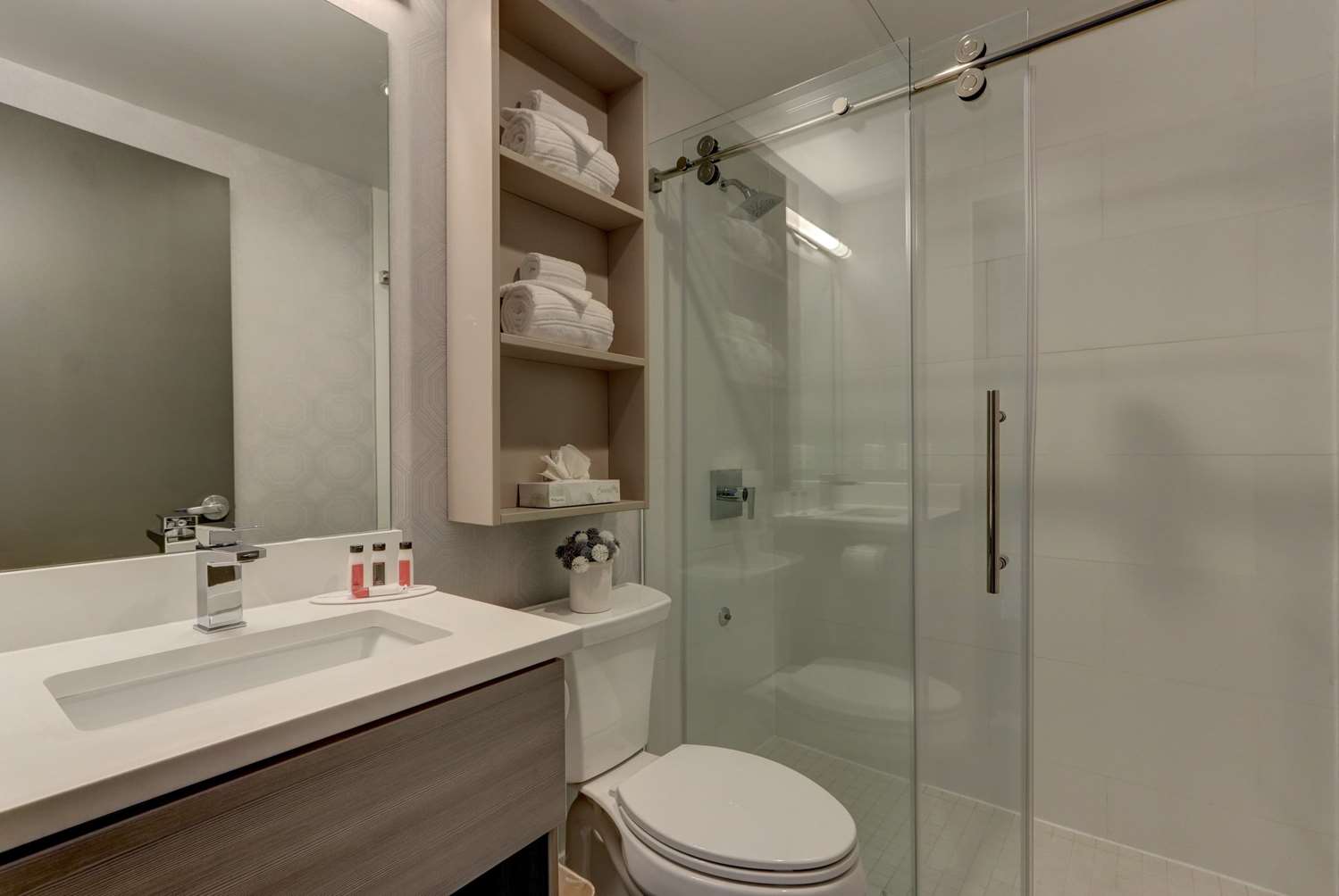 Microtel Inn By Wyndham Long Island City 53/60