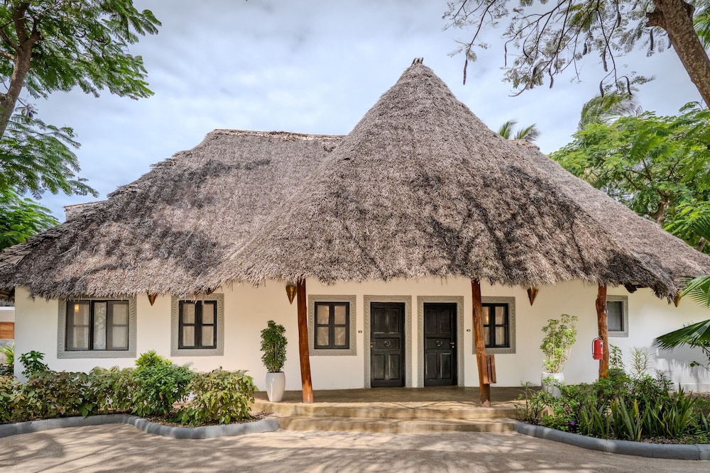 Pongwe Bay Resort 4/50