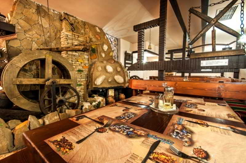 restaurant cafeteria
