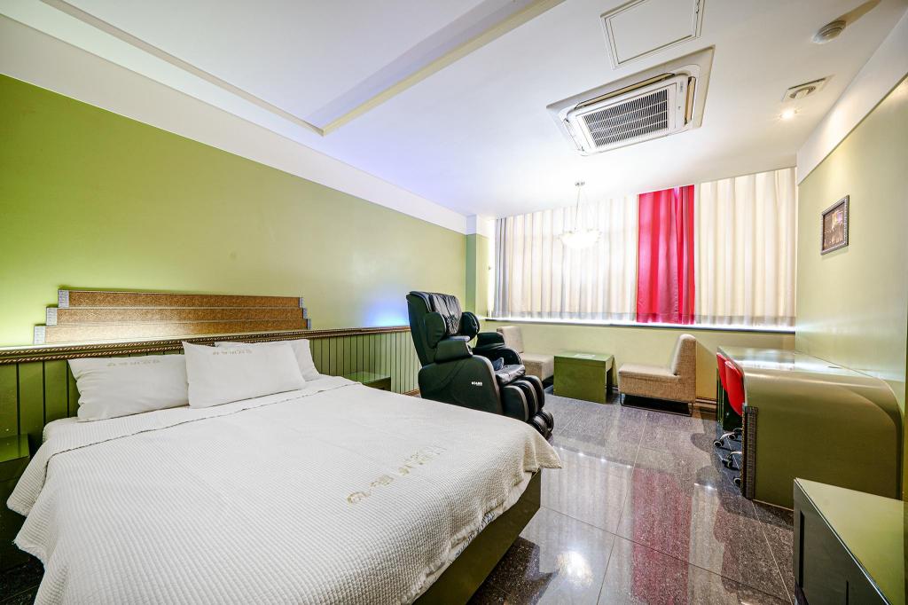 Vip, Queen Bed