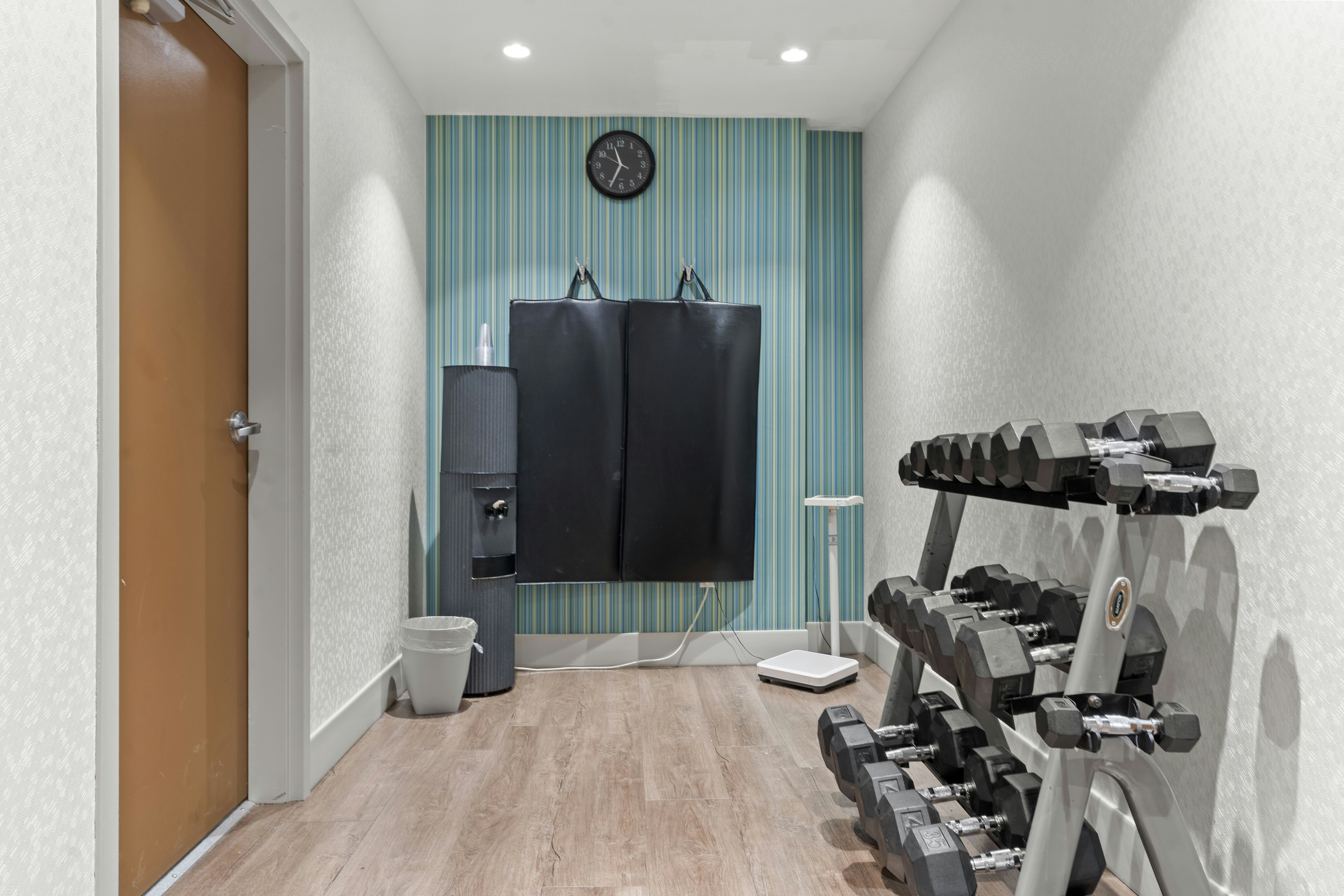 Holiday Inn Express Suites Surrey 27/50