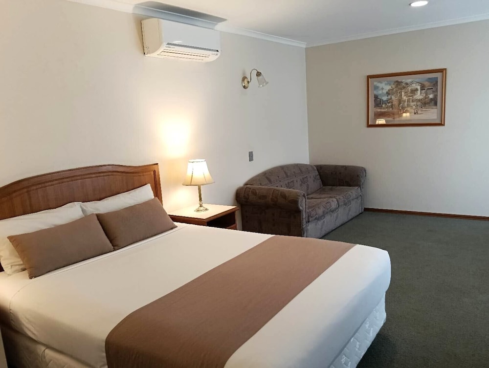 Spa, Deluxe, Suite, Queen Bed