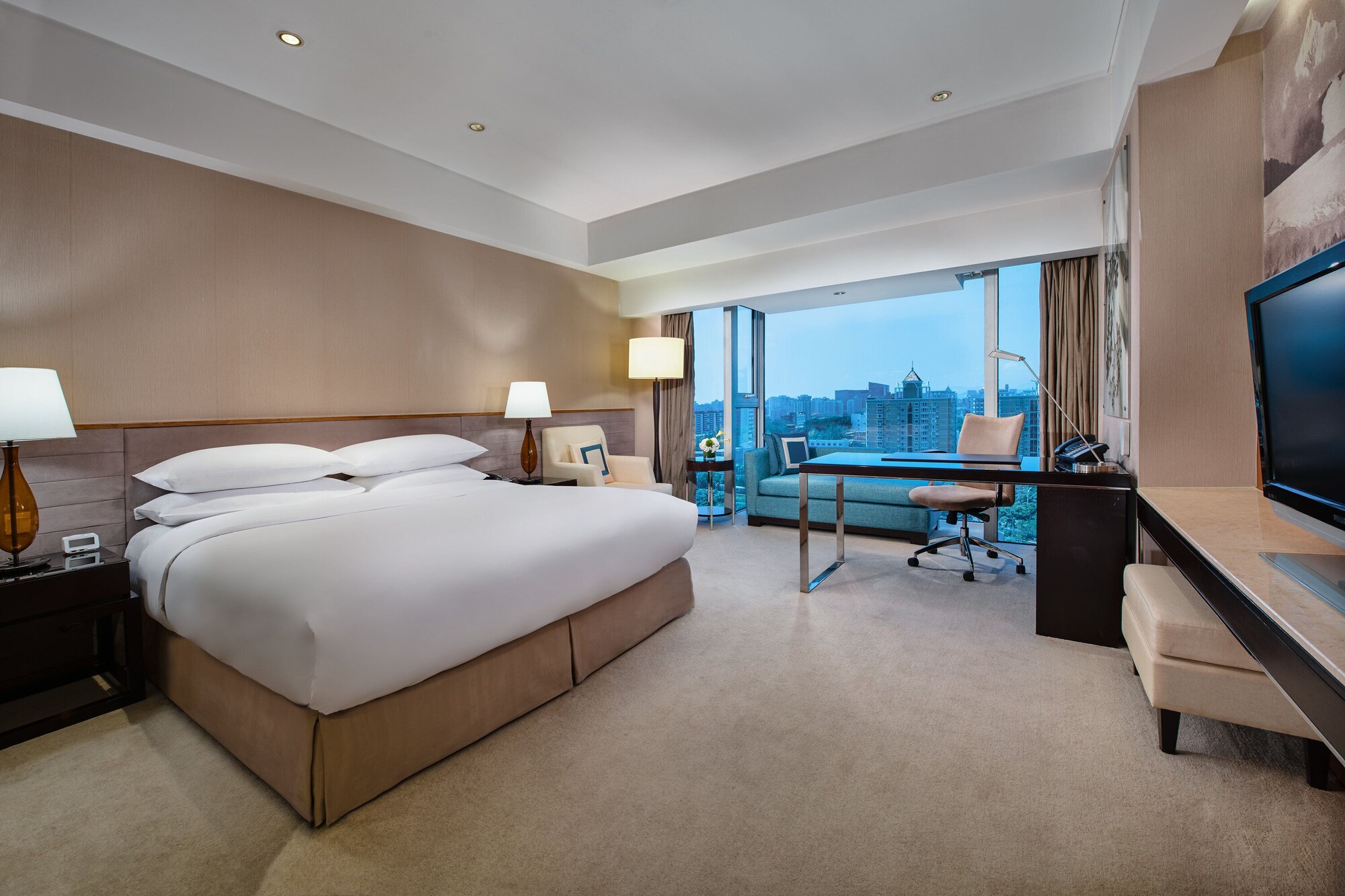 Loft, Suite, King Bed, Club Lounge Access