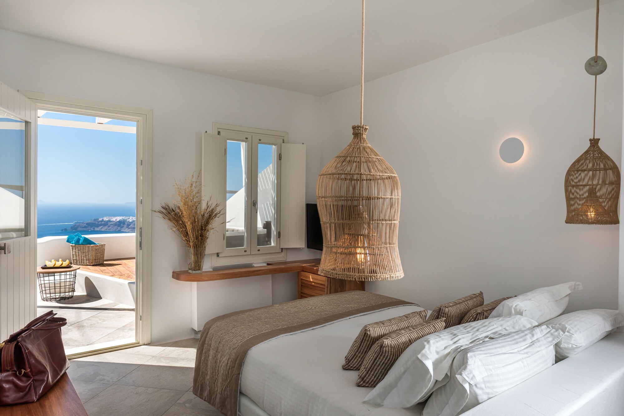 White, Villa, King and Queen Bed, Sunset View, Outdoor Jetted Tub, 2 Sofa, Terrace, Annex