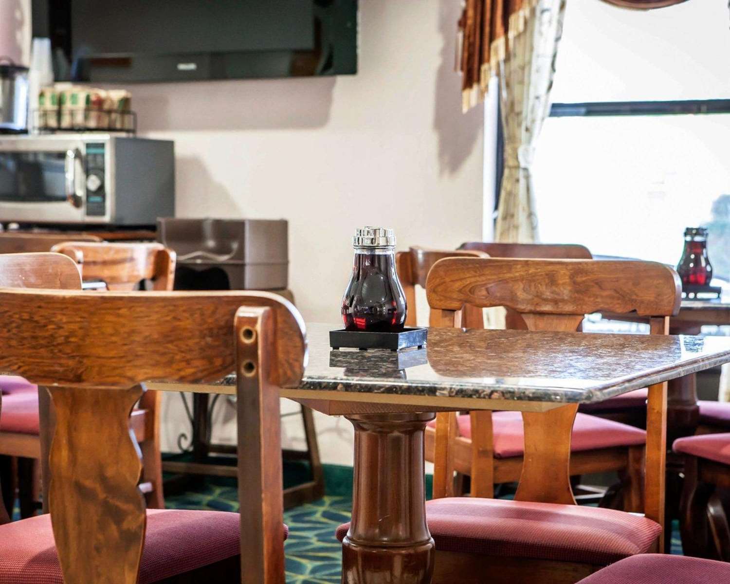 Quality Inn Arcola 30/34