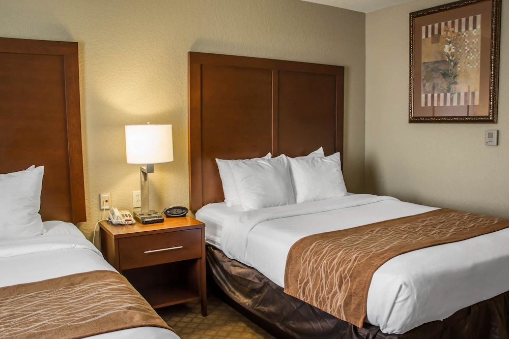 Comfort Suites San Antonio SeaWorld - Lackland AFB 13/39