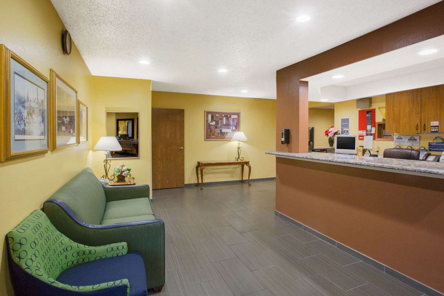 Days Inn By Wyndham Fremont 4/14