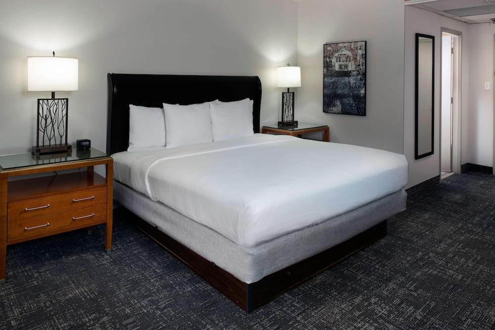 Doubletree By Hilton Hotel Memphis Downtown 11/53