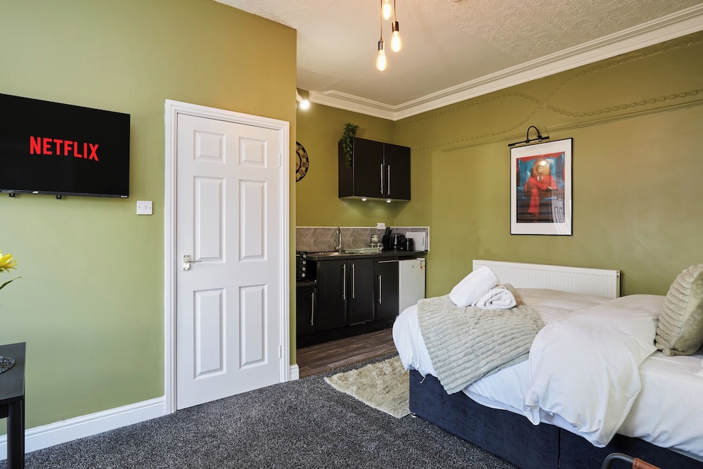 BV Aparthotel Huddersfield Ideal for Business & Leisure Stays 21/37