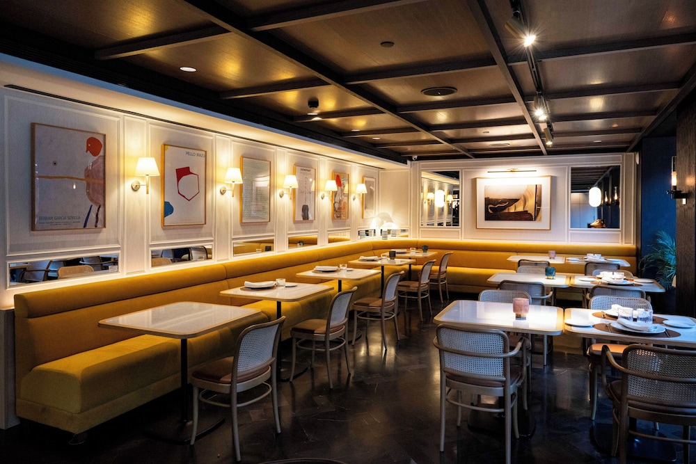 Gallery Hotel 68/75