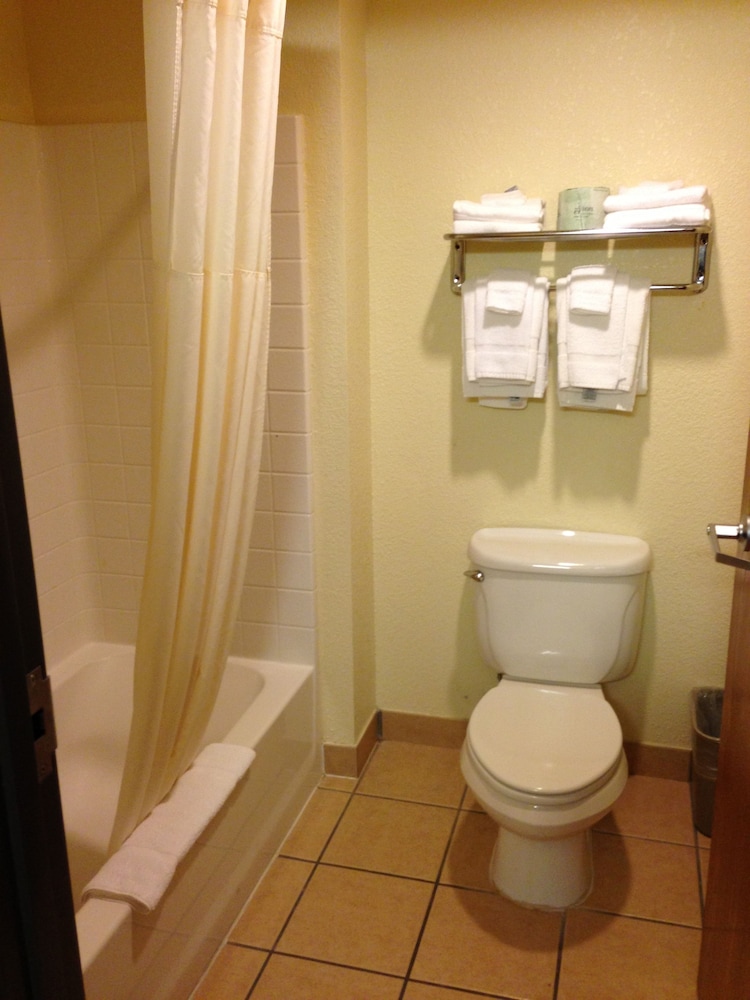 Days Inn & Suites by Wyndham San Antonio North/Stone Oak 31/63