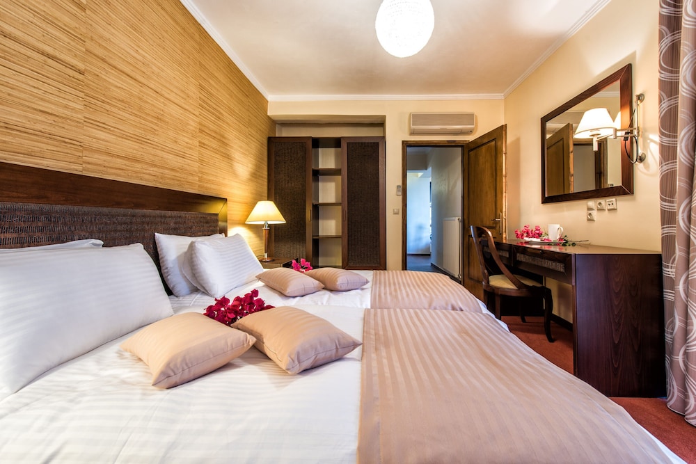 3 Bedrooms, Premium, Villa, 1 Queen and 4 Single Beds, Sea View, Private Pool