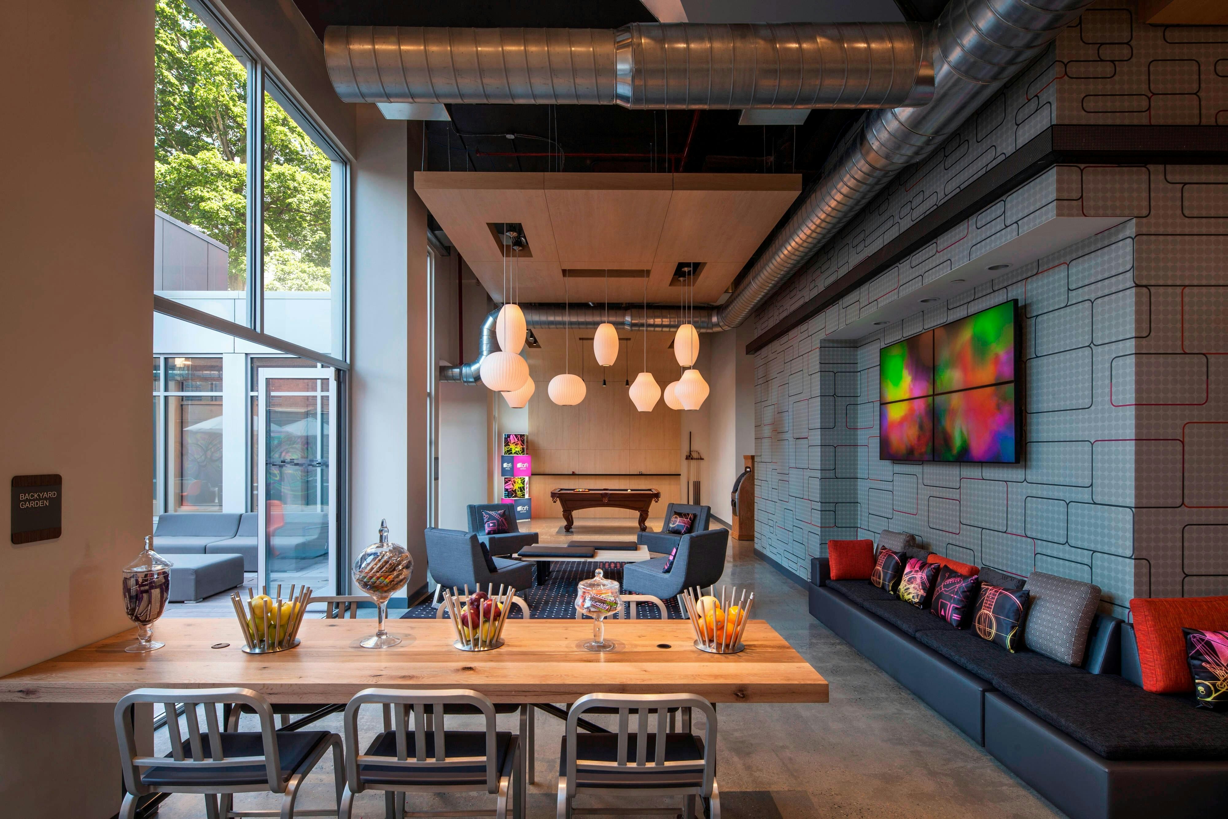 ALOFT LONG ISLAND CITY-MANHATTAN VIEW 4/11