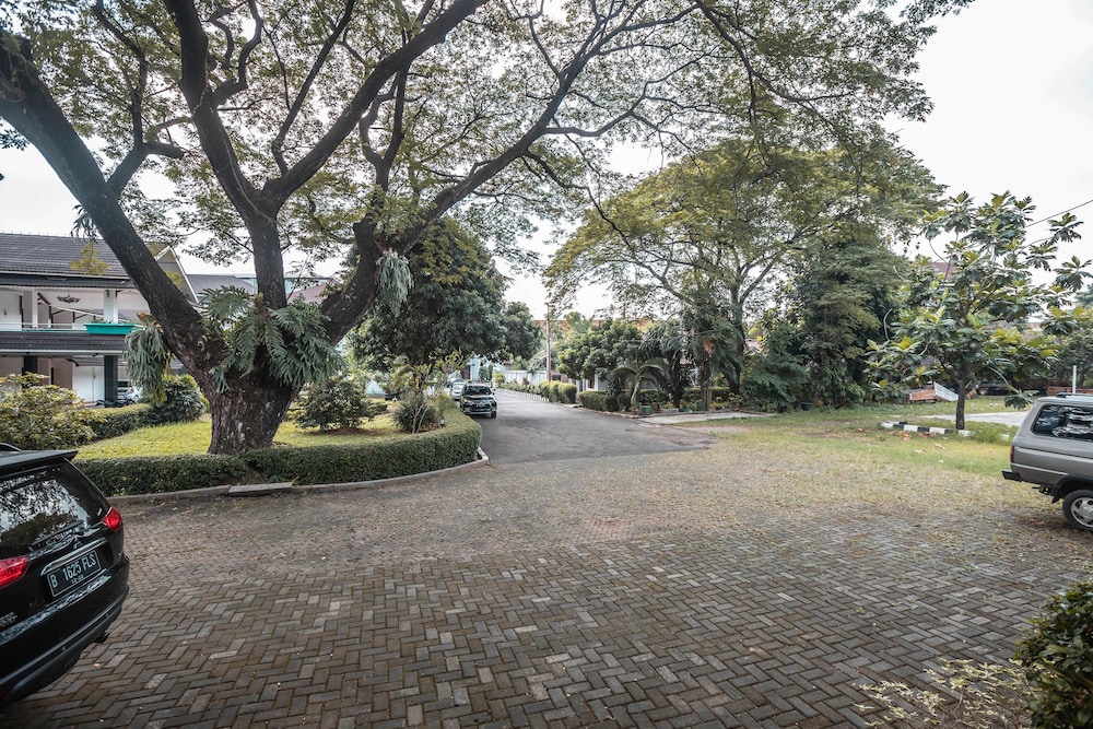 OYO 686 Bunga Karang Hotel 39/46