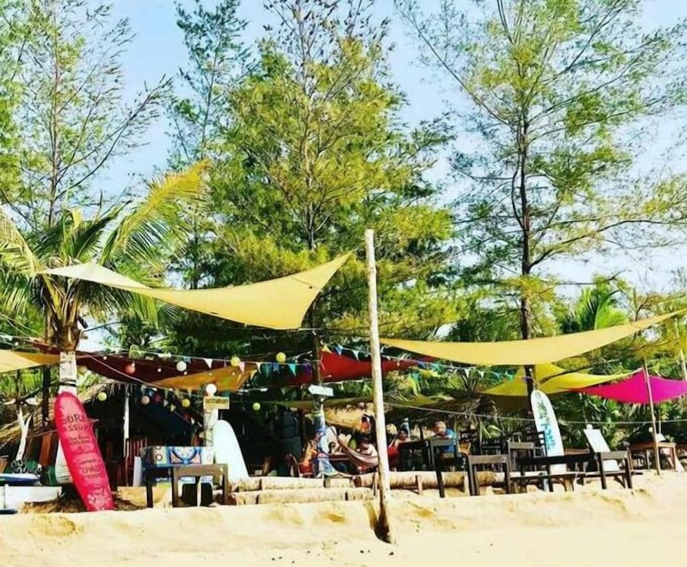 Beach Wave Hotel 27/43