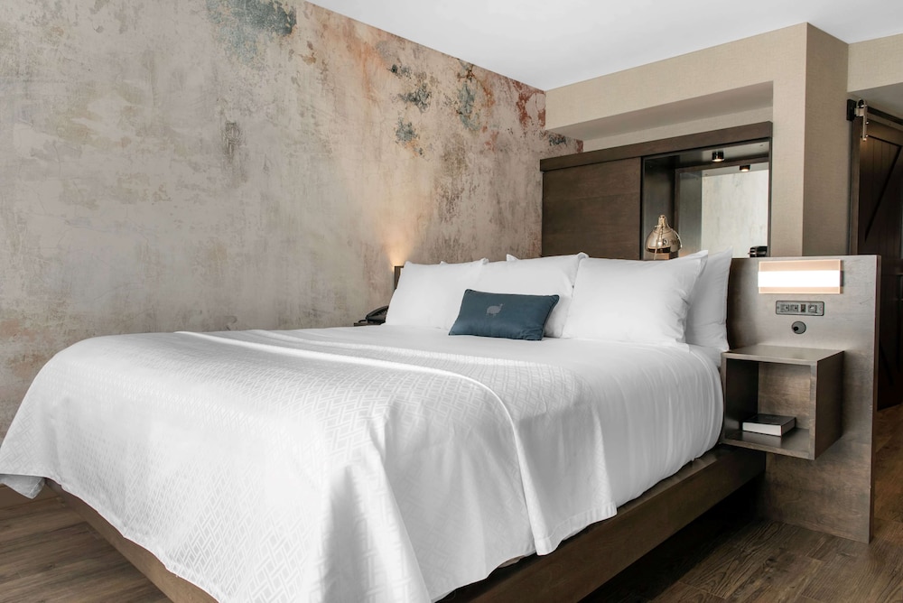 Wyndham Westfield 10/42