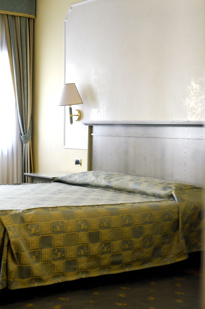 Hotel Donatello 9/63