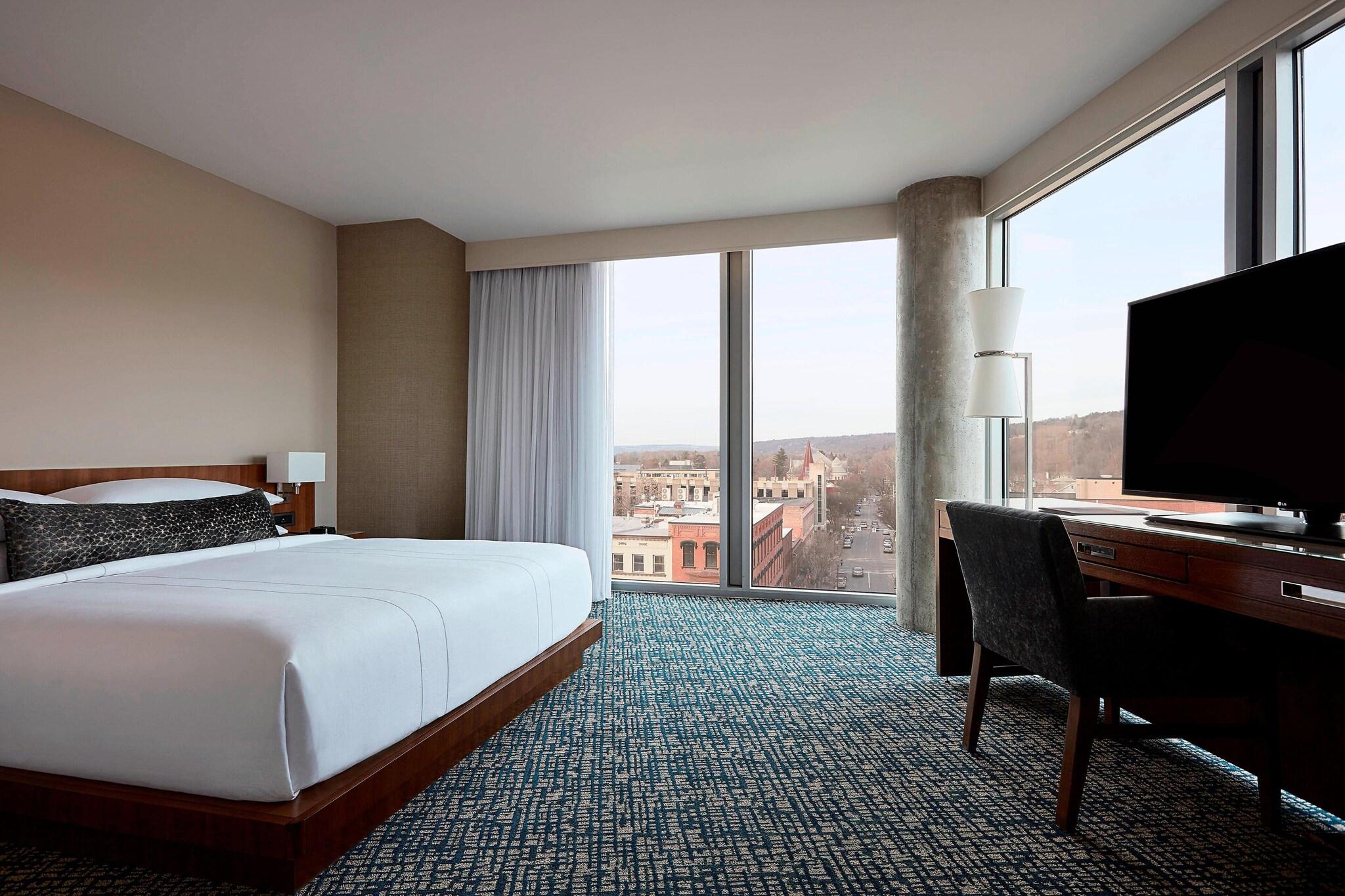 1 Bedroom, Suite, King Bed