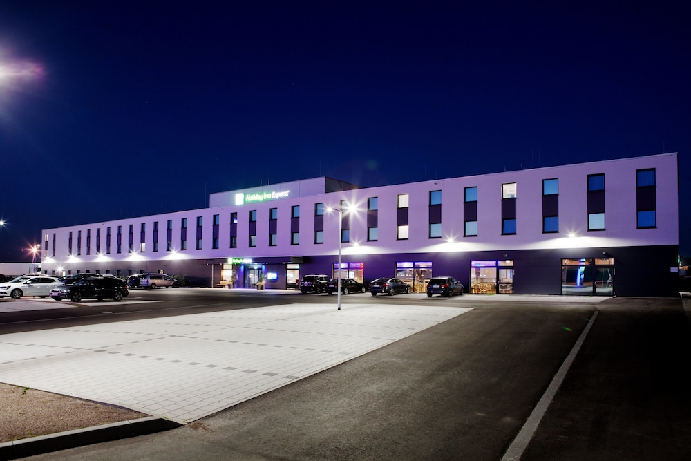 Holiday Inn Express Ringsheim 1/80
