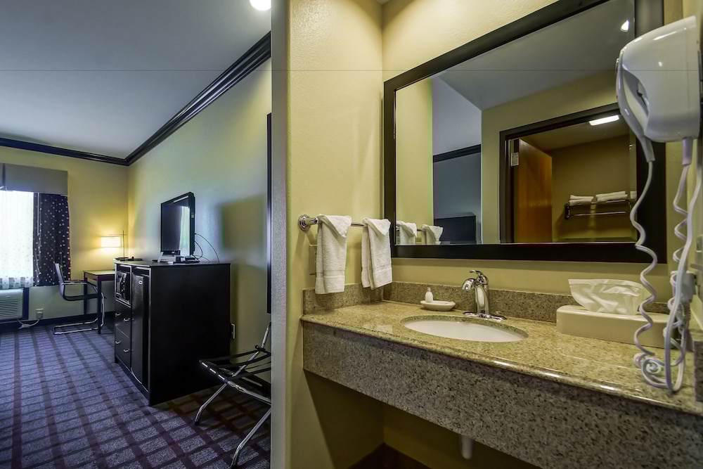 Days Inn by Wyndham Baton Rouge/I-10 22/56