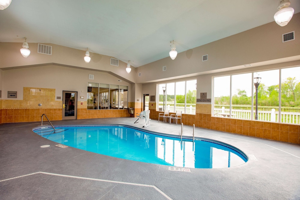 Country Inn & Suites by Radisson Wilson, NC 4/25