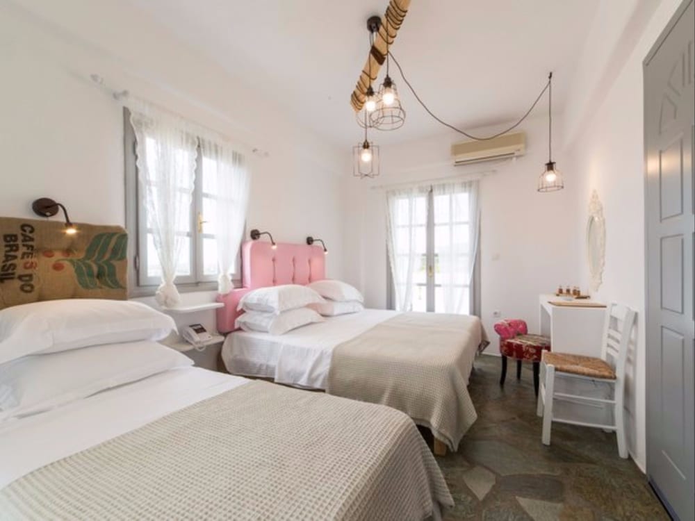 Evi Rooms 15/89