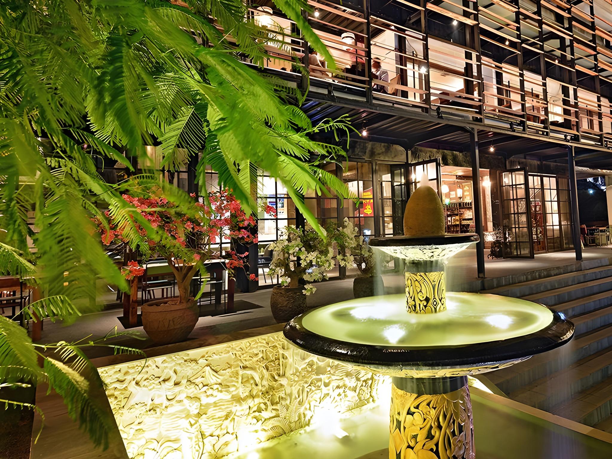 Sama Sama Suites and Restaurant 17/19