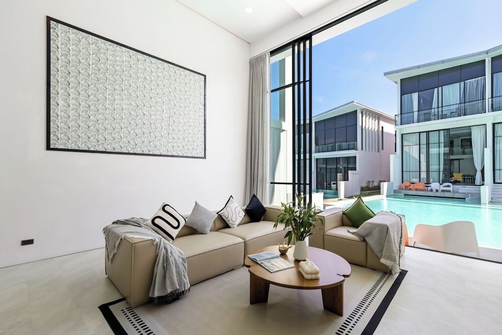 Zen Style Pool Access Townhouse 33/50