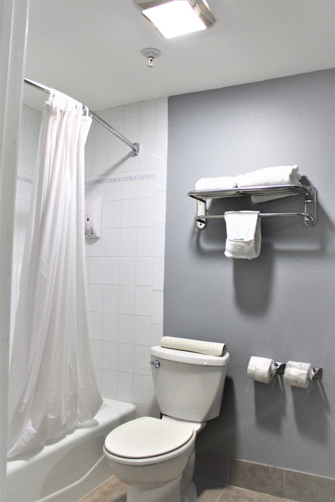 غرفة كومفورت بسريرين كوين، Rancho San Diego Inn and Suites (Ex SureStay Plus Hotel by Best Western El Cajon) 5/5