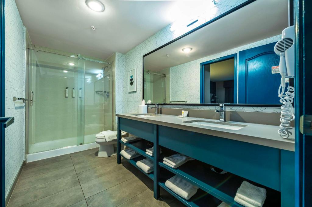 Upgrade, 2 Queen Beds، Clarion Hotel & Conference Centre Abbotsford - Fraser Valley 5/5