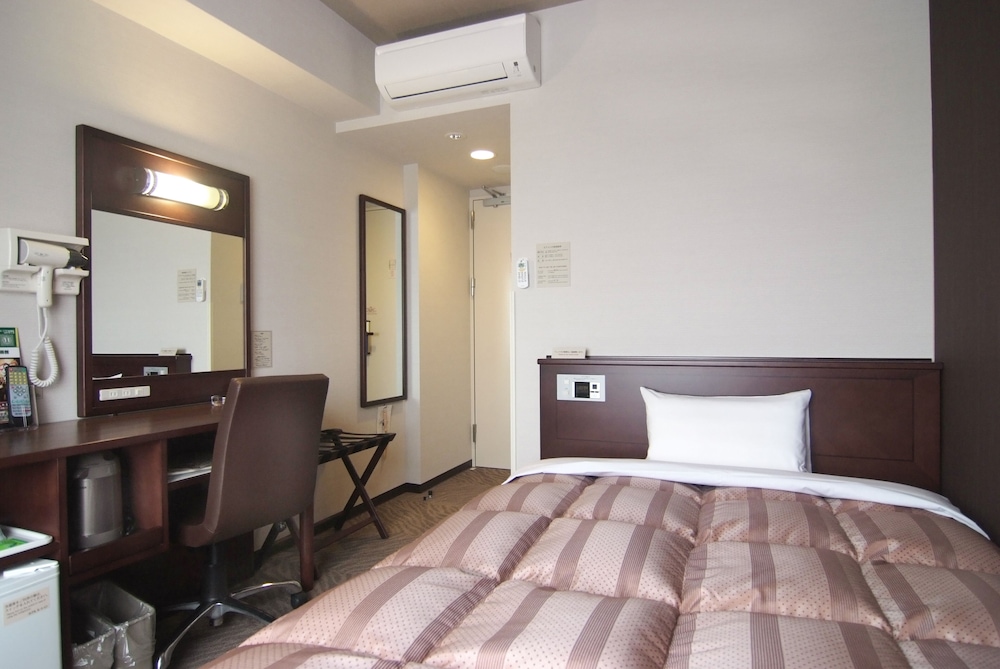 Hotel Route-Inn Nagahama Inter 11/45