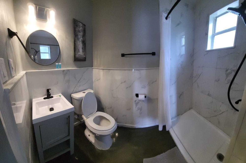 Shamrock Cove Inn 45/50