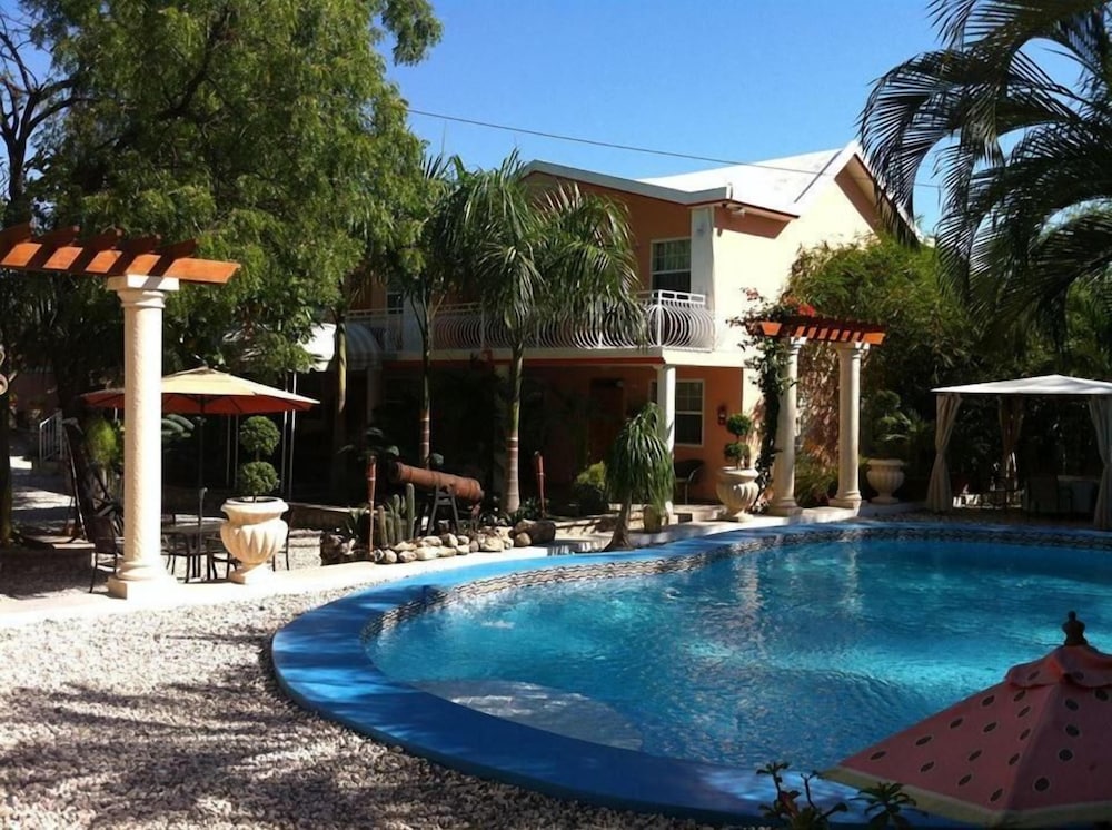 Palm Inn hotel 8/33
