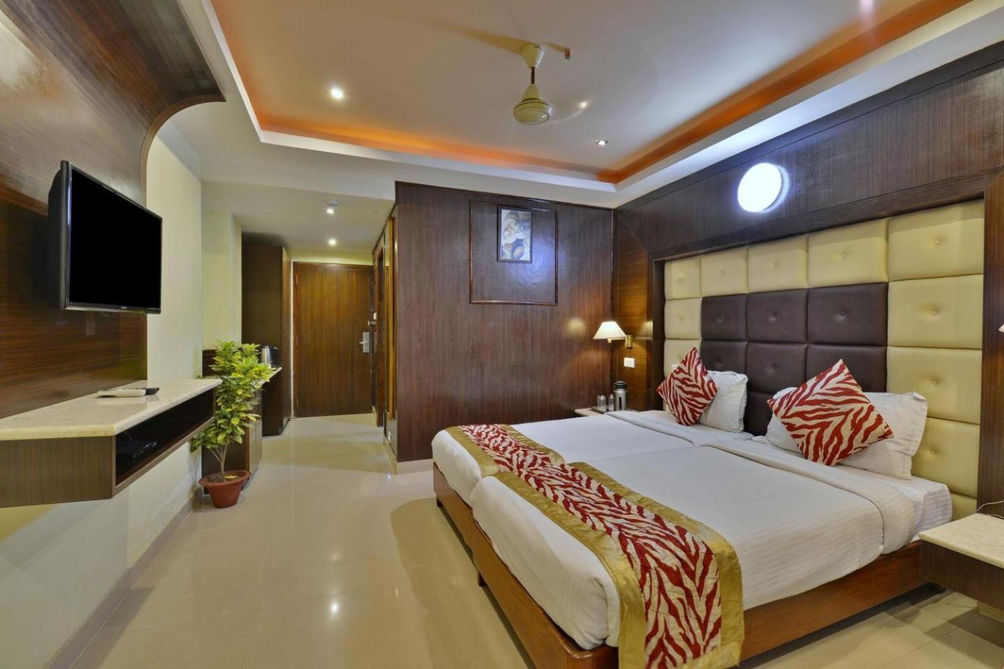 Oyo Premium Nayapalli Irc Village 17/72
