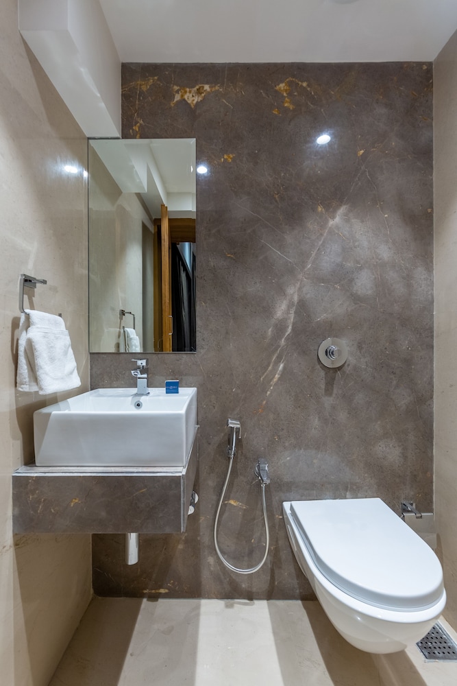 Nalanda Hotel 57/63