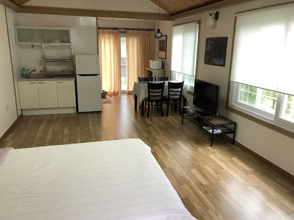 Izmir Pension 10/40
